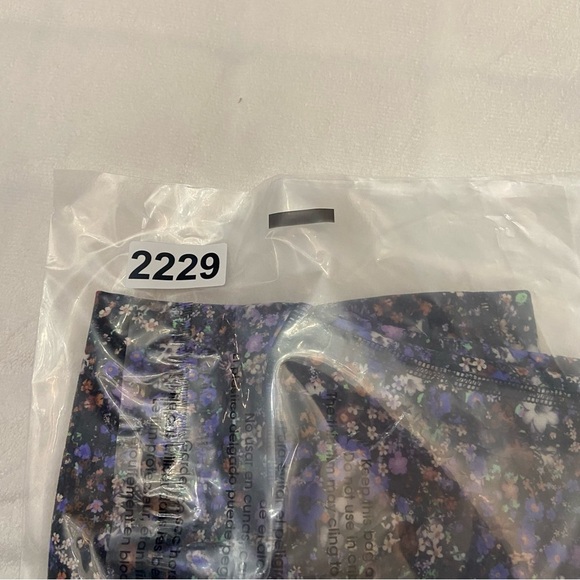 Lululemon Align High-Rise Bike Short 8" Flower Burst Multi 2229 - Picture 12 of 12